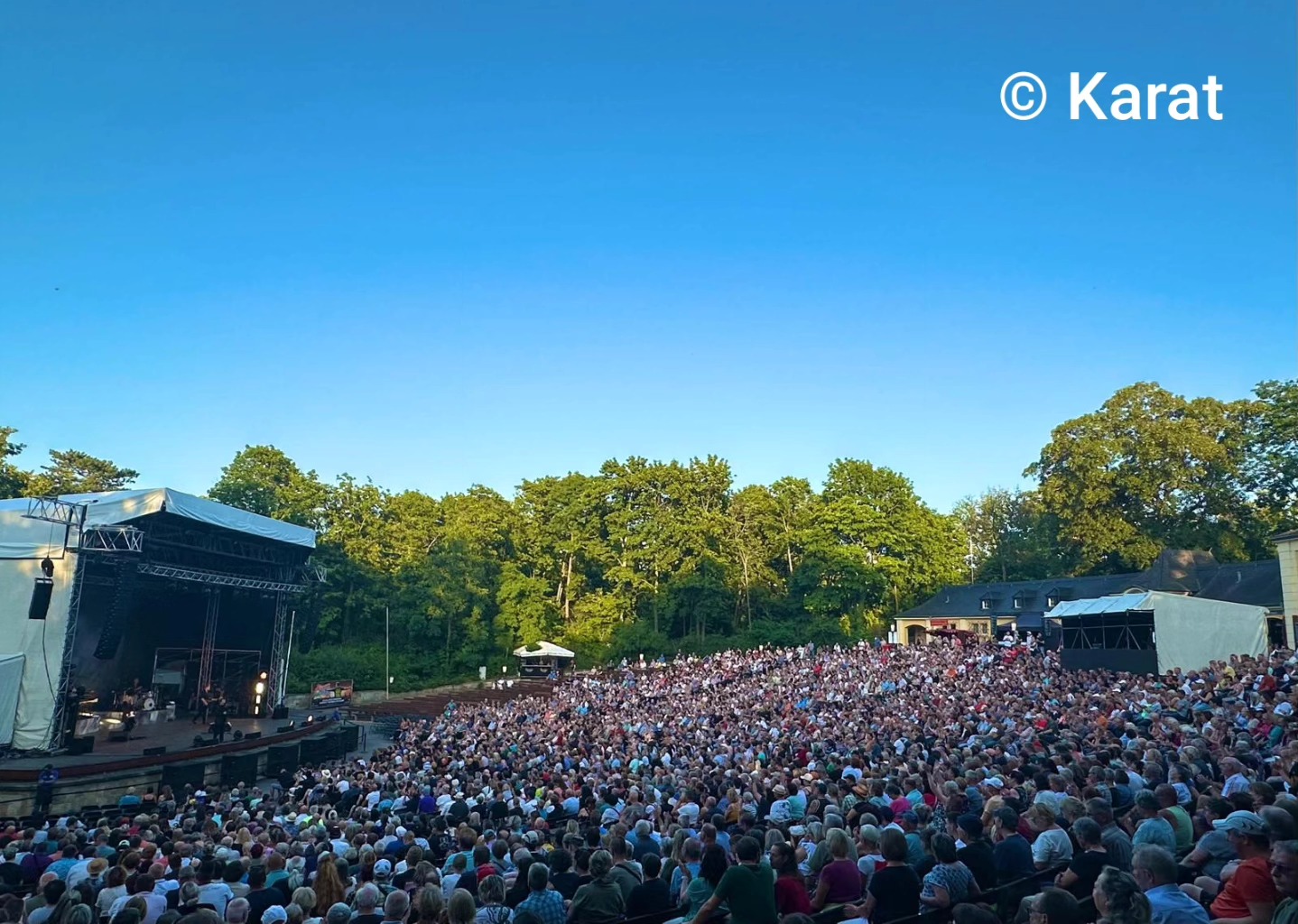 Dresden 😀🎶 Lasst uns gemeinsam einen schönen Abend haben 🎤🎸🥁🎹🎶🌞